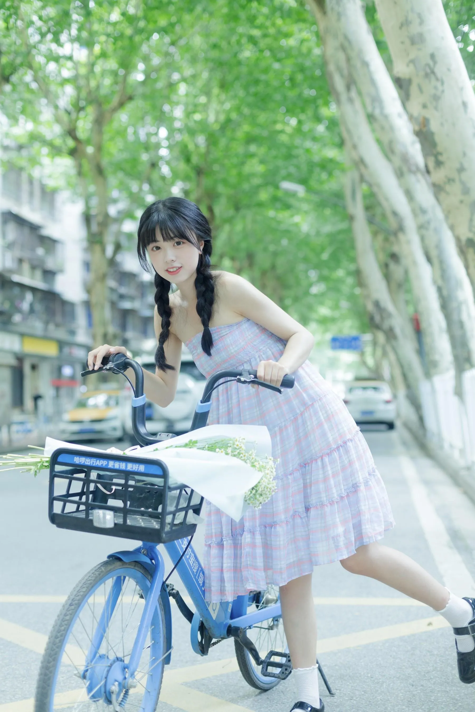 [YITUYU艺图语]2022.08.12 夏天是洋甘菊的气味 可爱泡泡呀 [33P]插图1